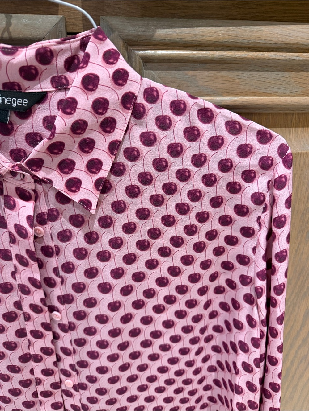 Catherine Gee Sophie Cherry Shirt NWT Size Large - Picture 4 of 9